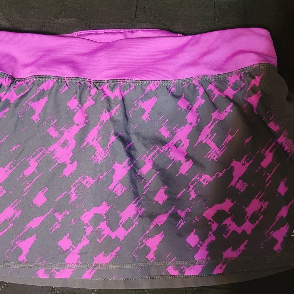 Women's small purple and black golf/tennis/pickleball skort